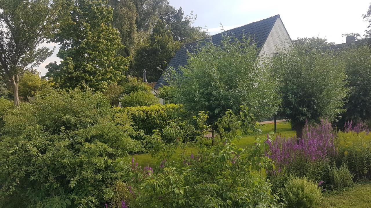 Zonnig Appartement Maasbommel. Екстер'єр фото