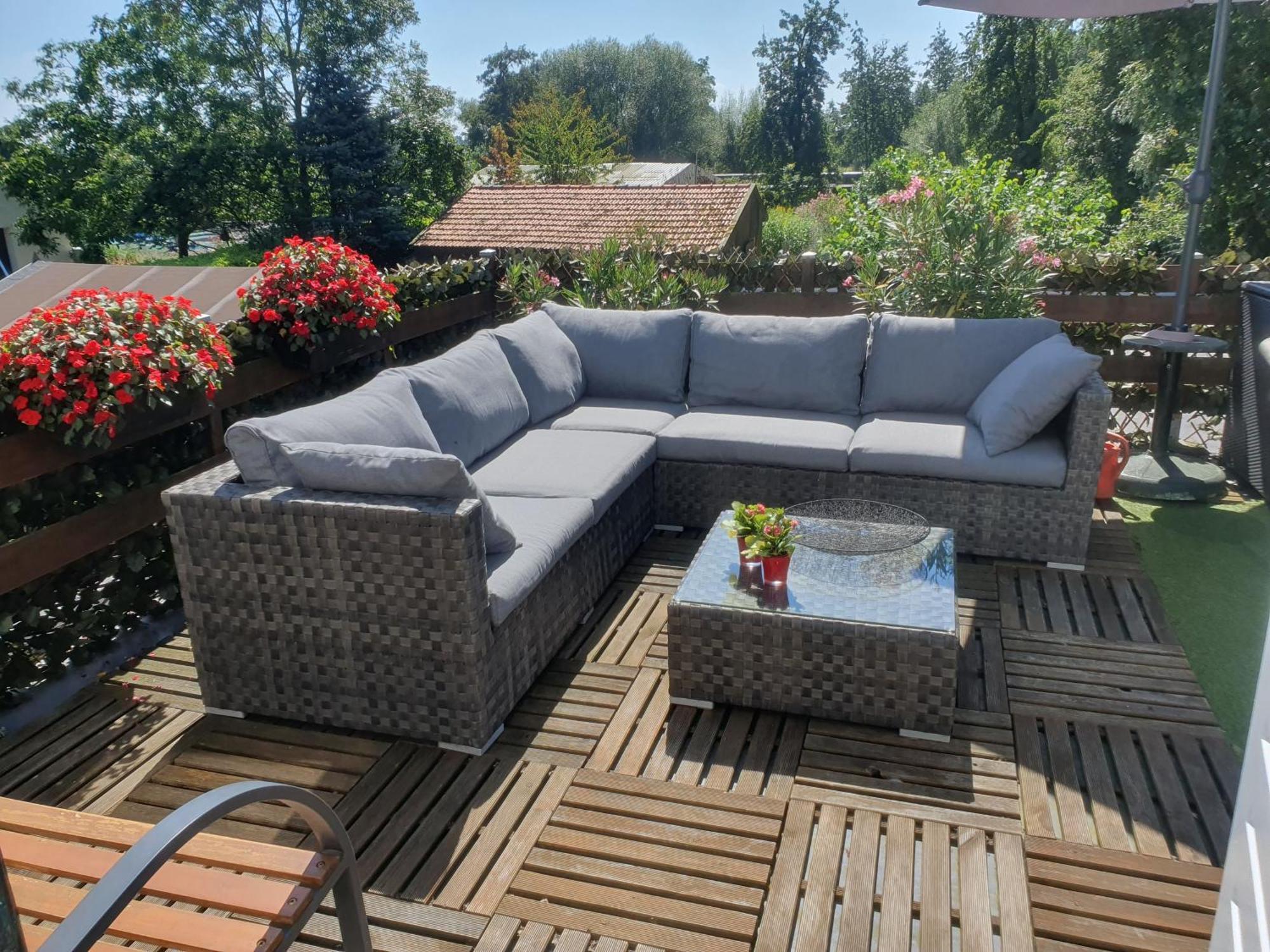 Zonnig Appartement Maasbommel. Екстер'єр фото