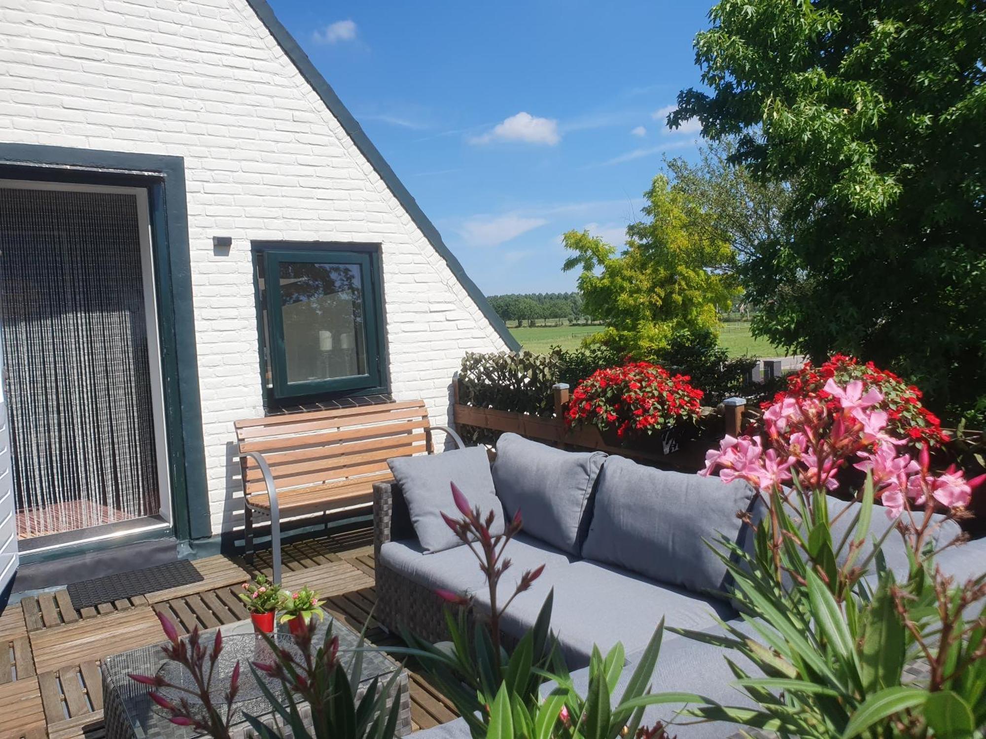 Zonnig Appartement Maasbommel. Екстер'єр фото