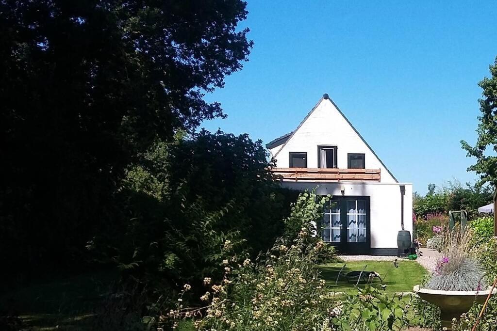 Zonnig Appartement Maasbommel. Екстер'єр фото